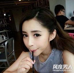 李心艾家庭背景资料,出身名门，才华横溢的影视新星