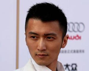 娱乐圈励志帝,逆境崛起，成就非凡人生